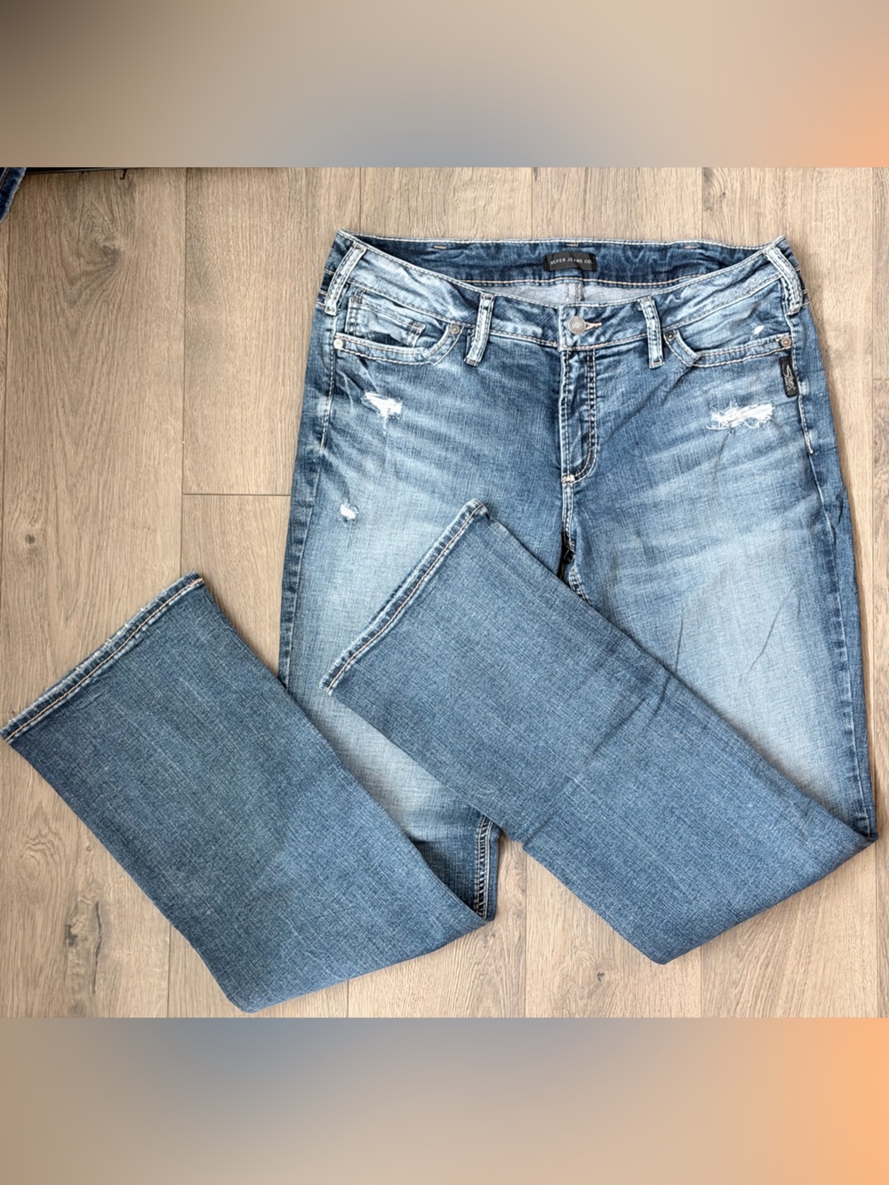 Silver Suki Slim Boot Cut Jeans Medium Blue Washed Denim Jeans